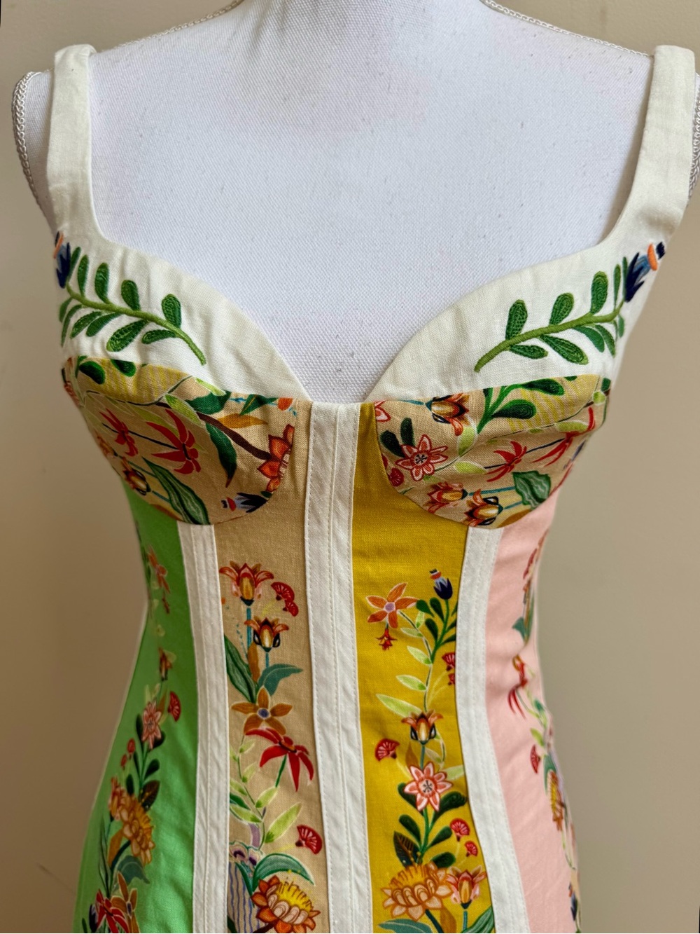 FARM Rio Pastel Panel Floral Maxi Dress in Yellow, Mint & Pink, NWT, XS - Picture 4 of 6